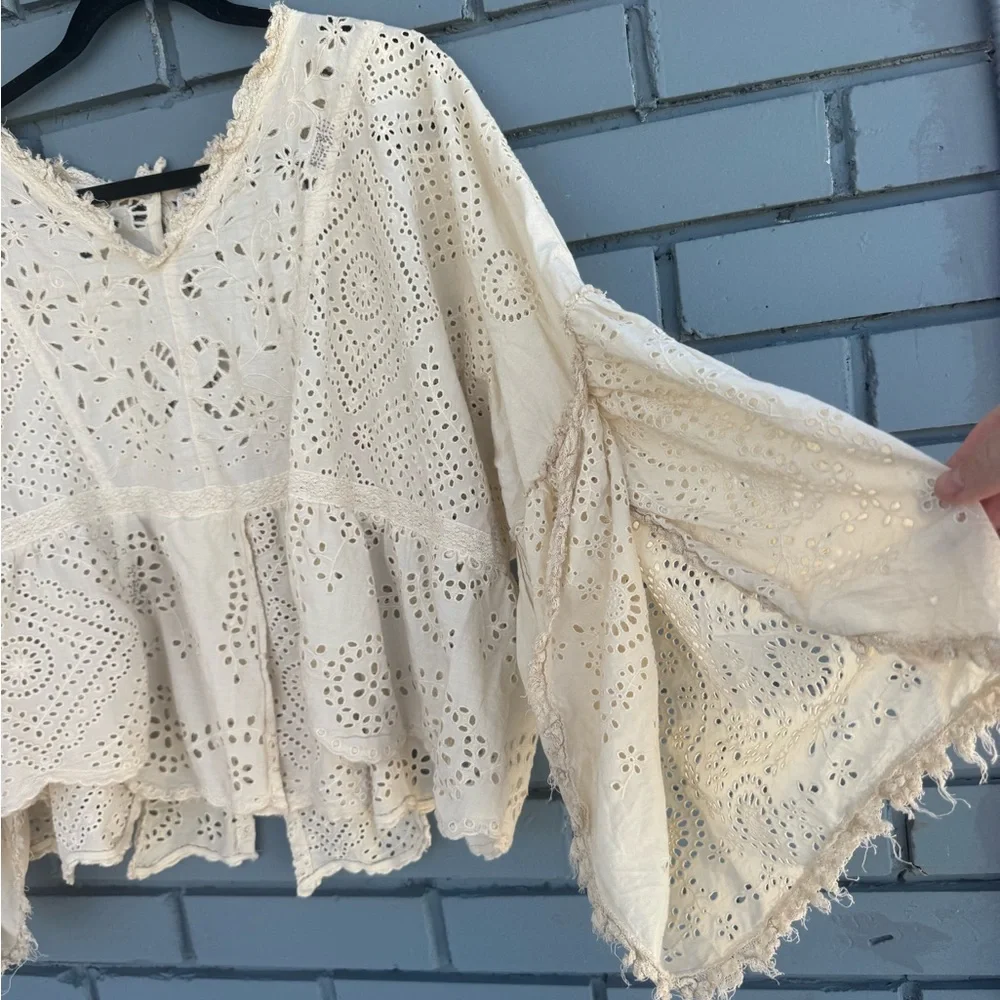 Magnolia Pearl Eyelit Selah Blouse NWOT - Picture 7 of 16